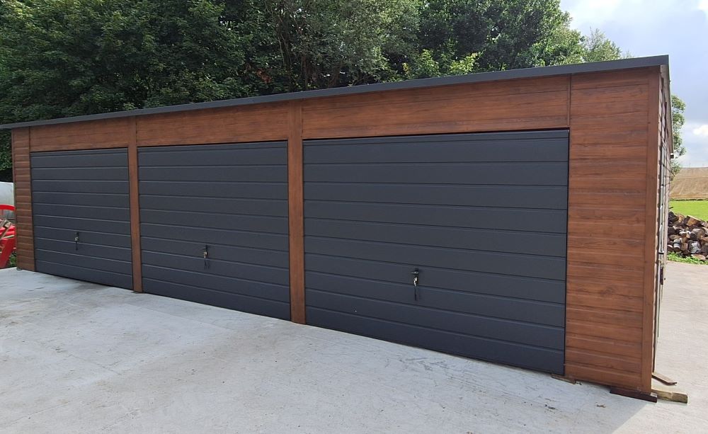 garaż trzystanowiskowy